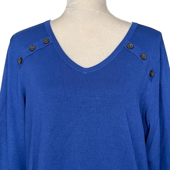 Chico’s Button Detail V-neck Pullover Blue Sweater Women’s Size 2 Regular Size L - Picture 2 of 9